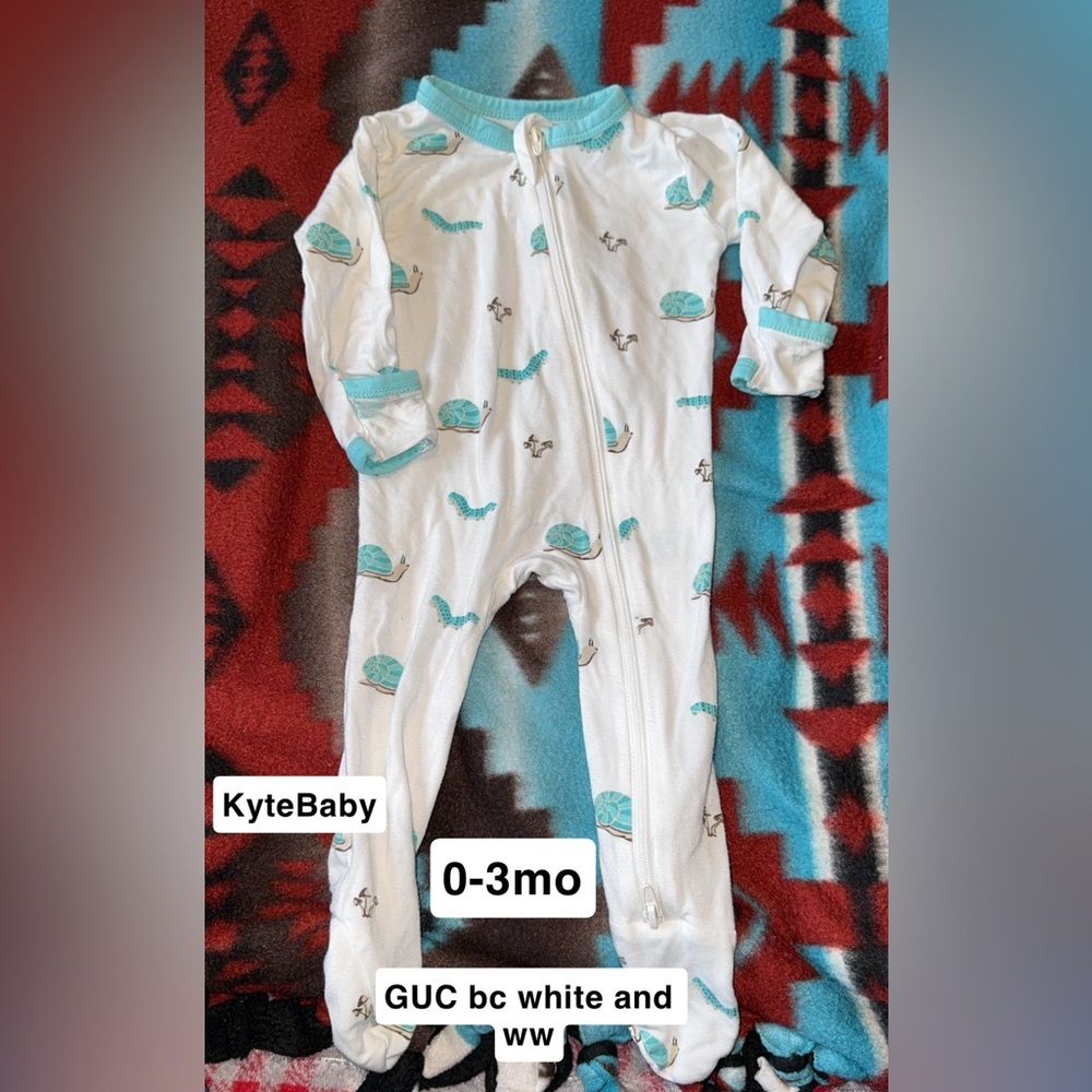 Kyte BABY Snail Print Footie in White and Teal